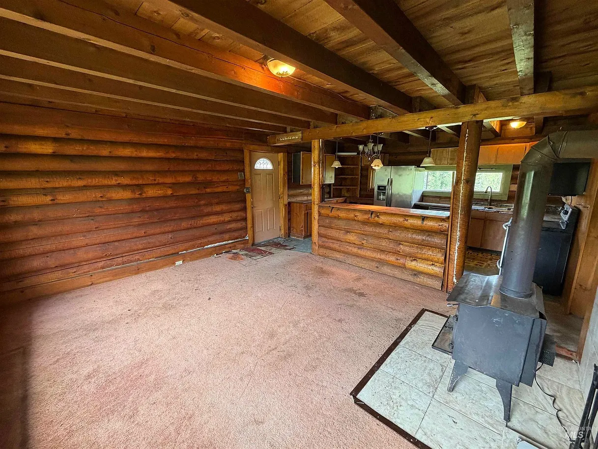 Deary, Idaho Log Cabin on 2.26 Acres with 3 Bedrooms photo 7