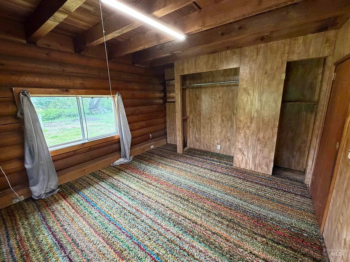 Deary, Idaho Log Cabin on 2.26 Acres with 3 Bedrooms photo 9