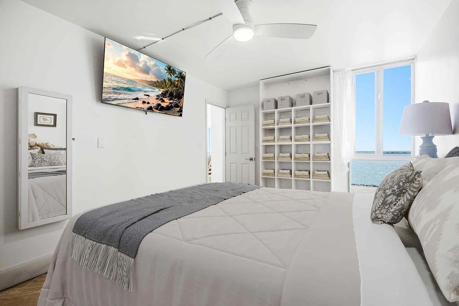 Renovated Top-Floor Ocean-View Condo at Harbor Lights in Kahului, Hawaii photo 3