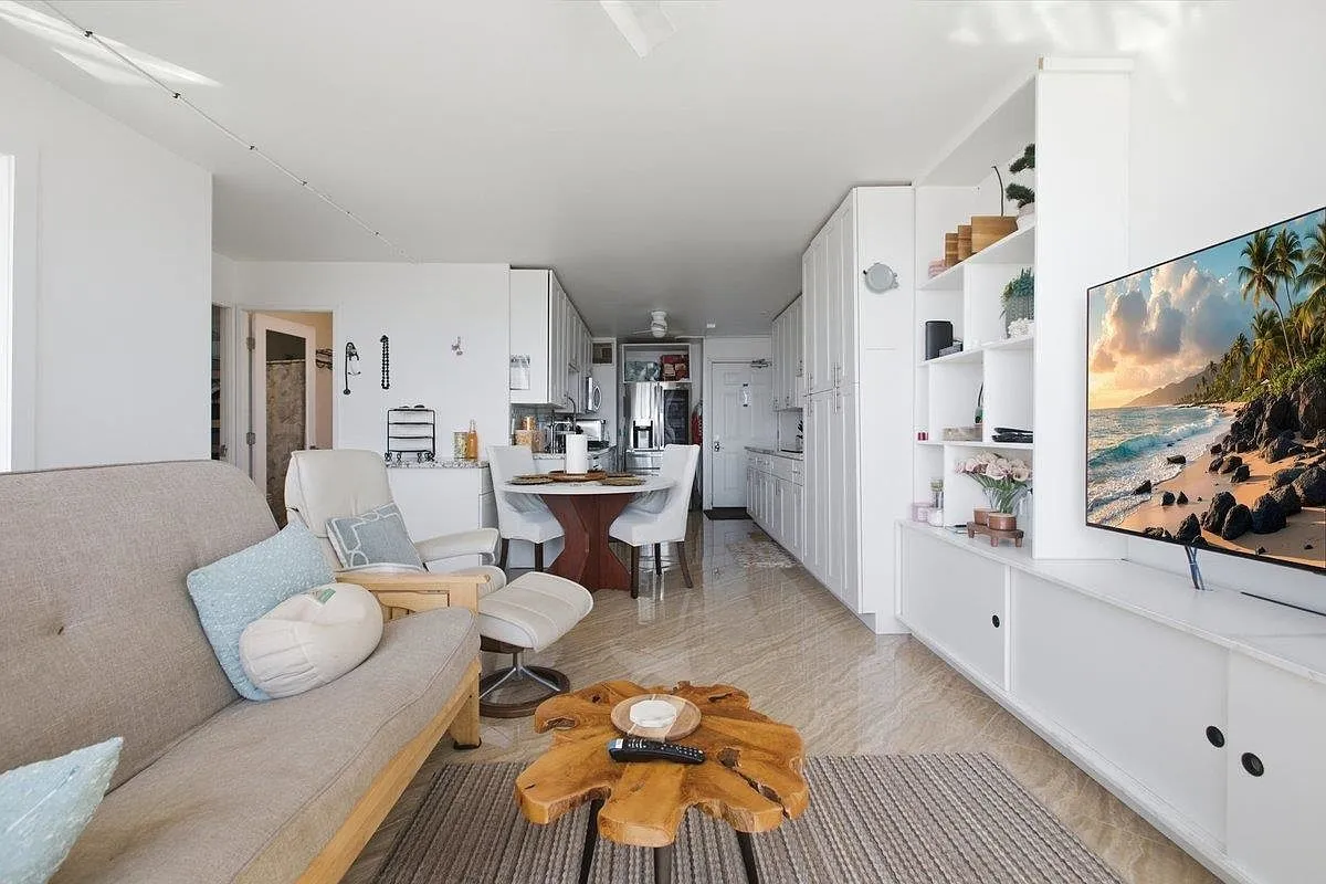 Renovated Top-Floor Ocean-View Condo at Harbor Lights in Kahului, Hawaii photo 10