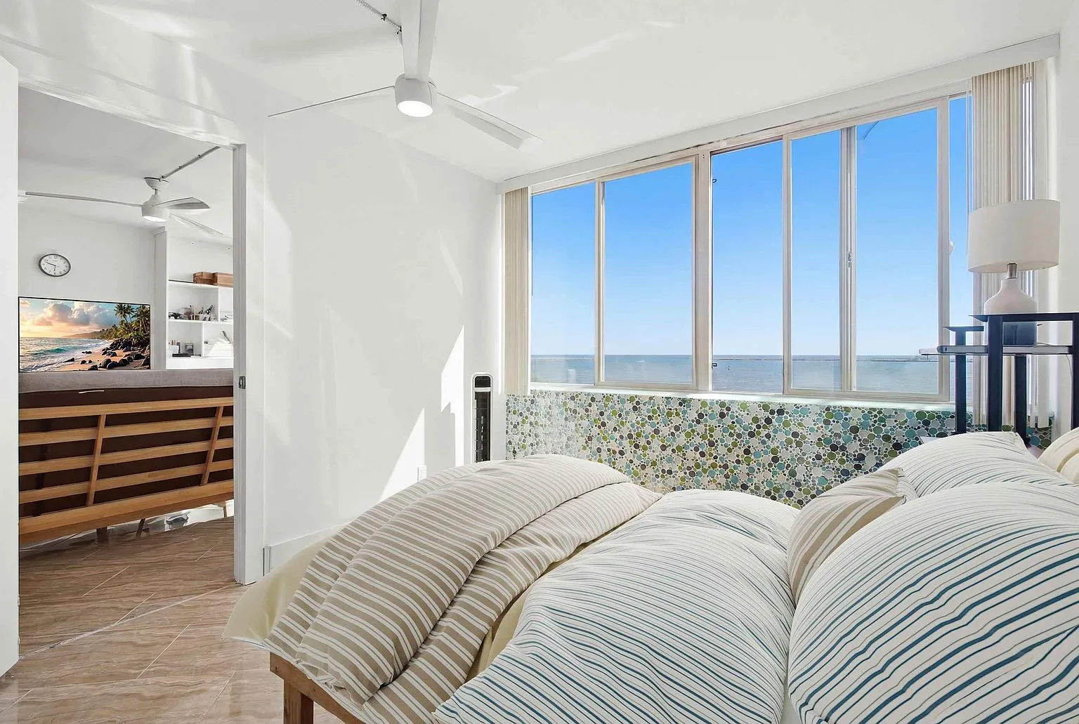 Renovated Top-Floor Ocean-View Condo at Harbor Lights in Kahului, Hawaii photo 7
