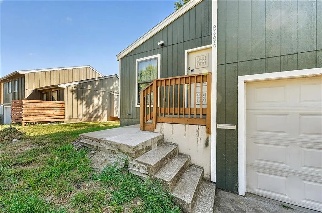 Multi-Family Investment Property for Sale at 8484 Lane Dr in Raytown, Missouri photo 4