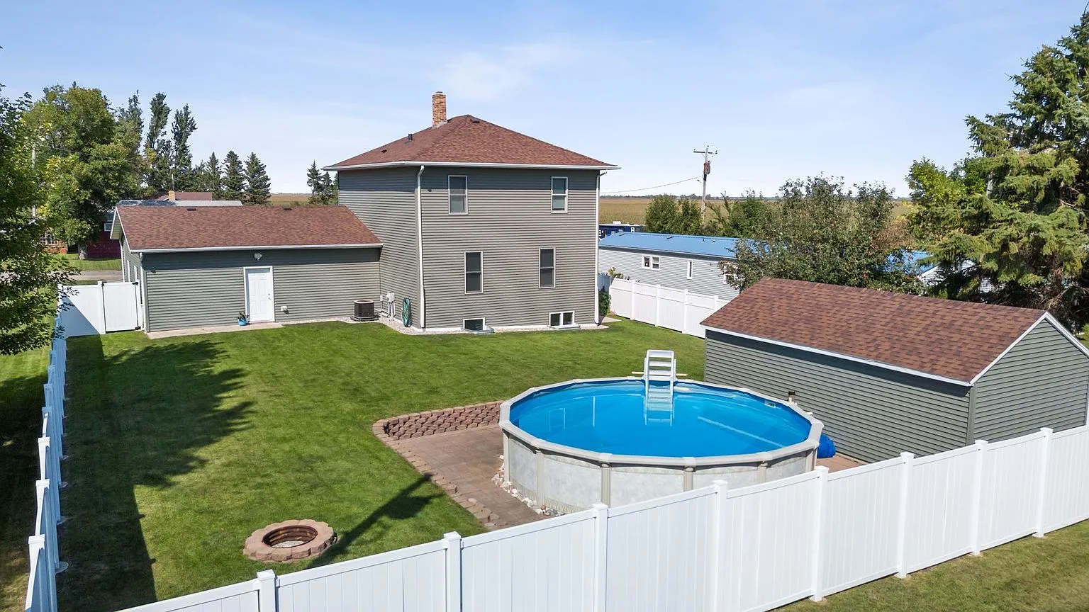 Hunter, ND Farmhouse with 4 Bedrooms and Nearly Quarter-Acre Lot for Sale photo 5