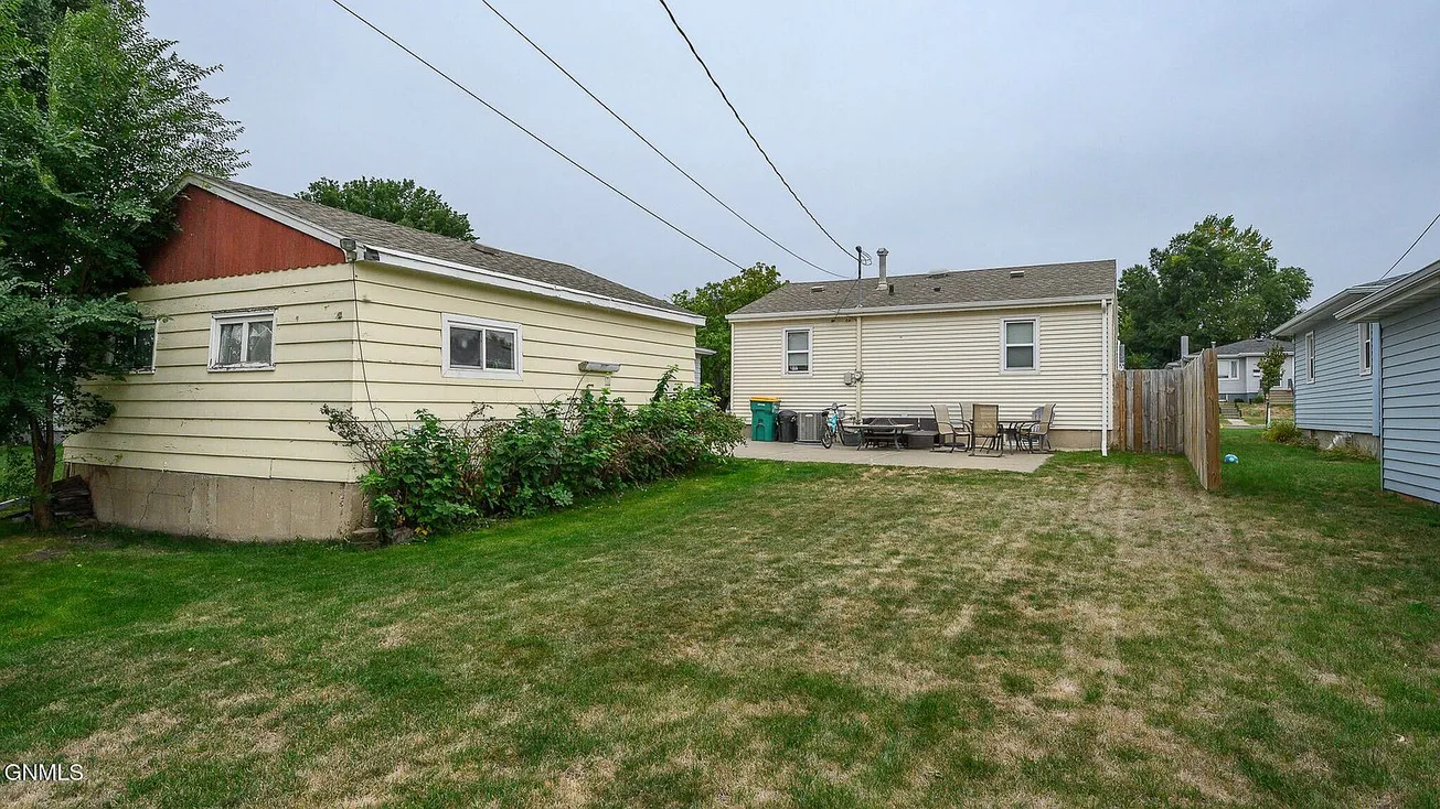 Bismarck, ND Home for Sale: Updated 4-Bedroom Home with 1,712 Sq Ft photo 4
