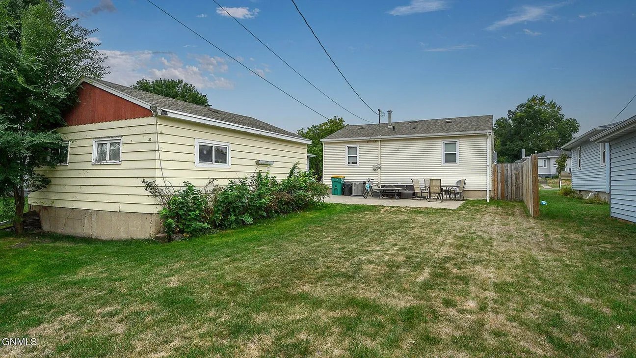 Bismarck, ND Home for Sale: Updated 4-Bedroom Home with 1,712 Sq Ft photo 8