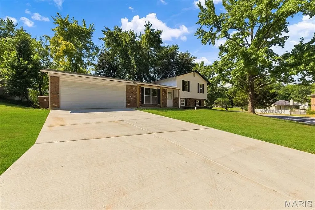 Fully Renovated Single-Family Home in Saint Peters, MO photo 3