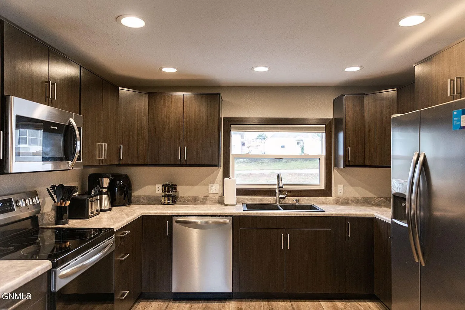 Fully Furnished 3-Bedroom Home with Garage in Mandan, ND photo 9