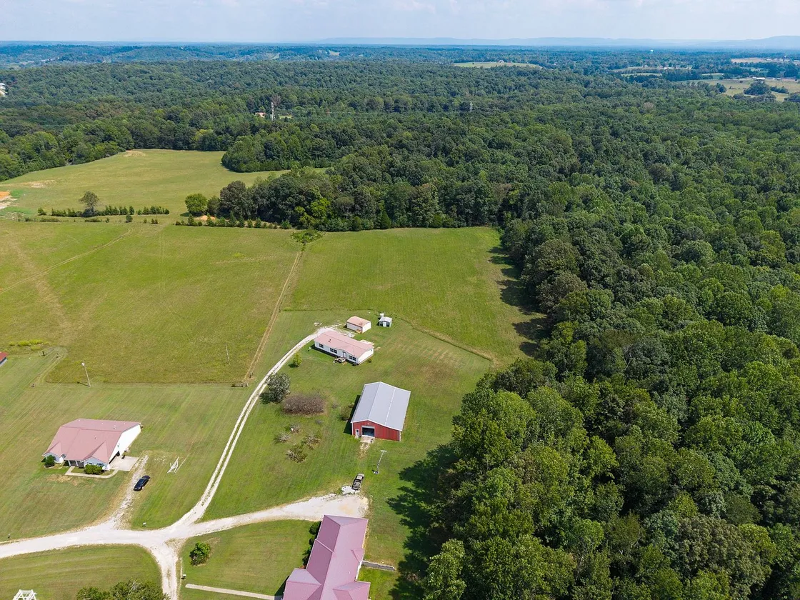 Manufactured Home on 10.08 Acres in Kelso, Tennessee photo 2