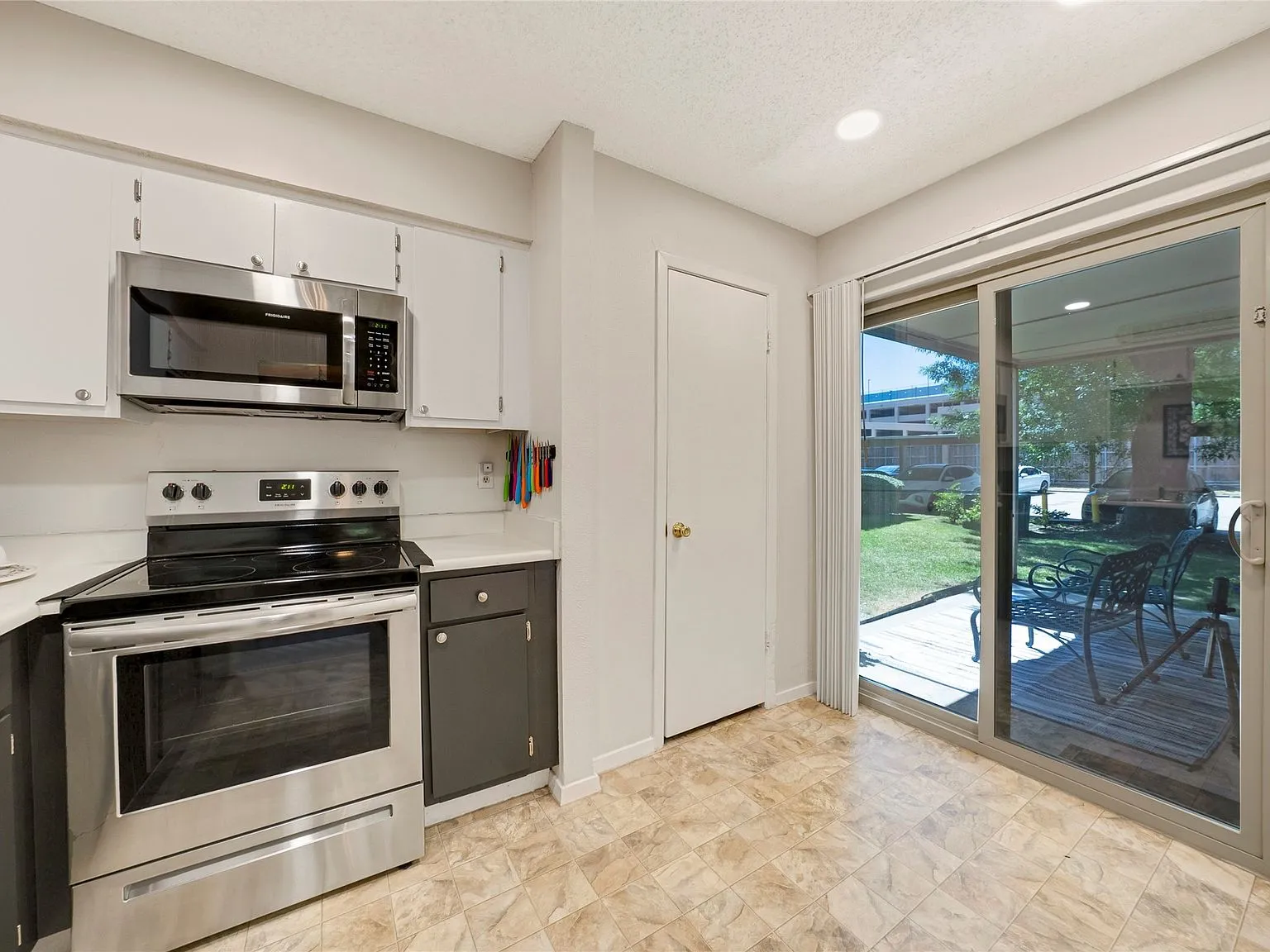 First-Floor Condo in Prestonwood Green, Dallas photo 7