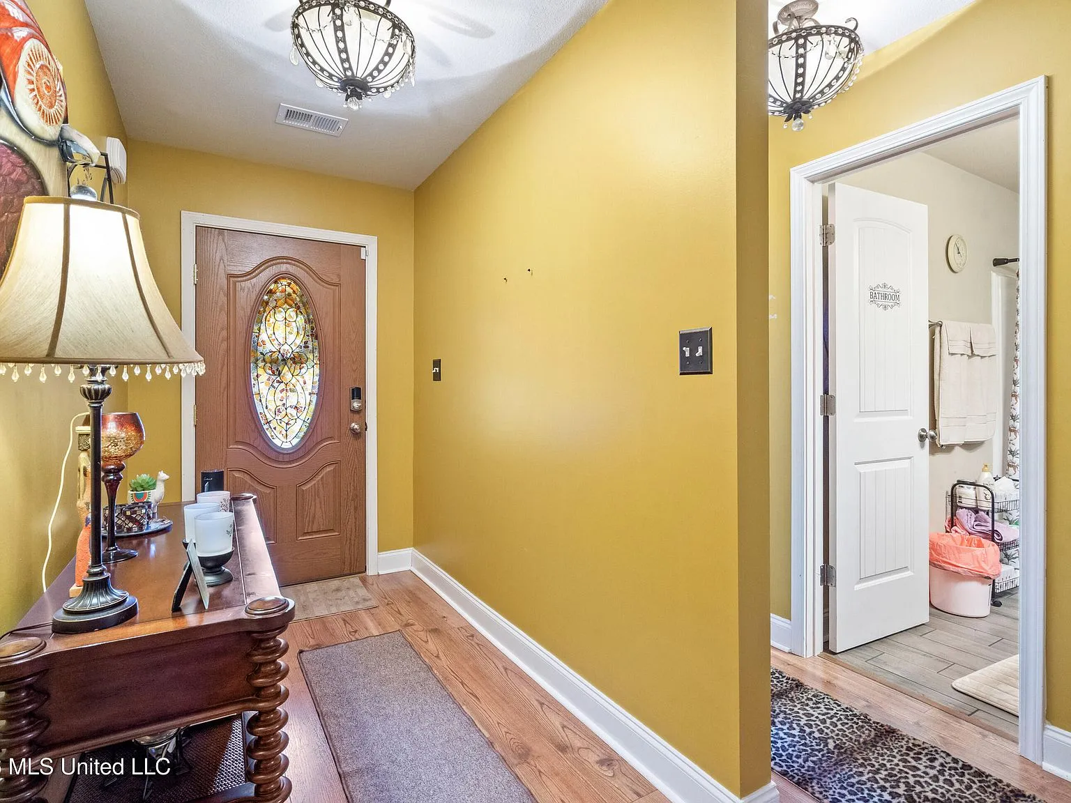 3-Bedroom Detached Home with Fenced Backyard in Southaven, MS photo 2
