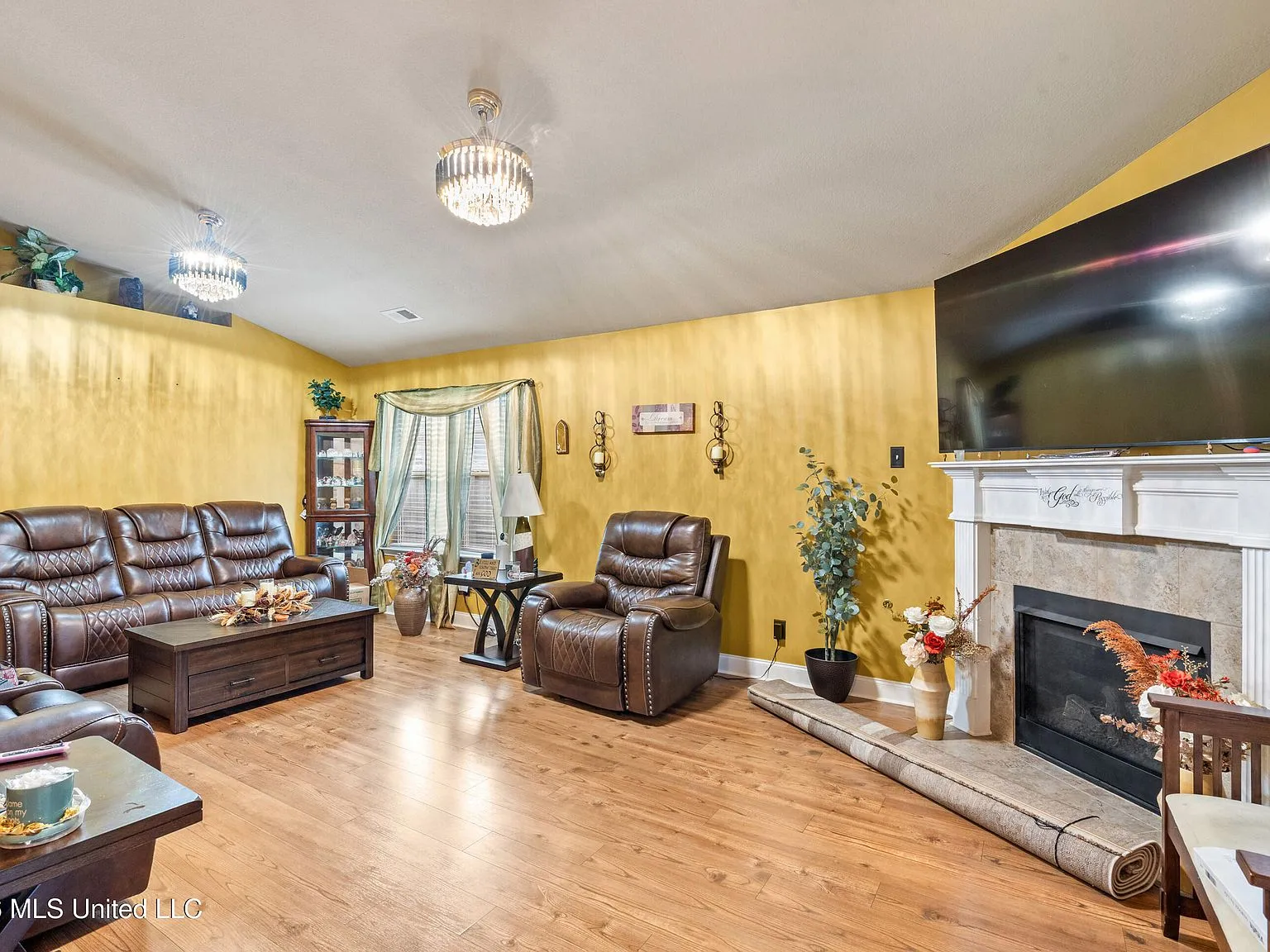 3-Bedroom Detached Home with Fenced Backyard in Southaven, MS photo 4
