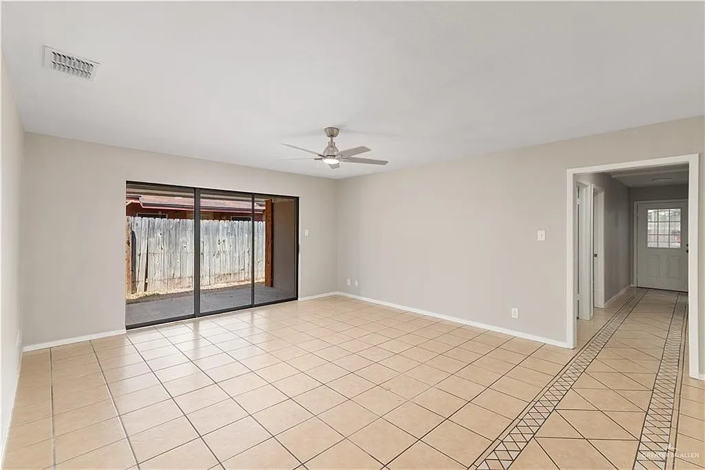 Move-In Ready Single-Family Home at 212 N 39th St, McAllen, TX photo 5