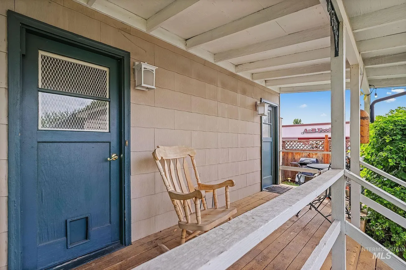 Lewiston Duplex with Detached 2-Car Garage and Alley Access photo 8