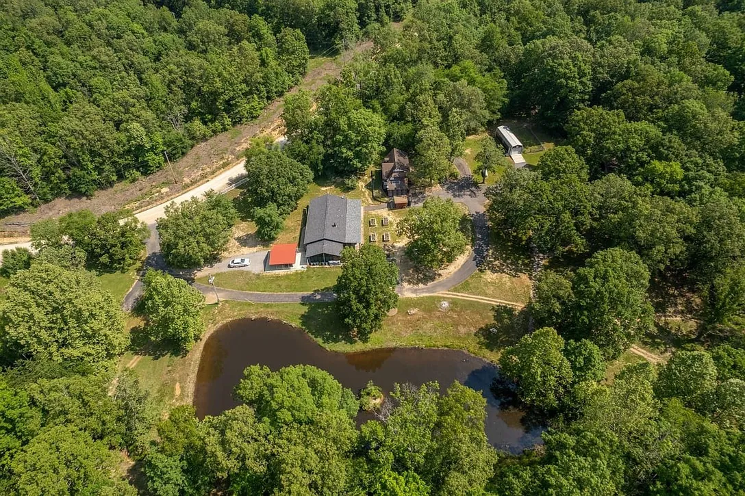 Versatile Country Property with Two Homes on 9 Acres in Poplar Bluff, Missouri photo 4