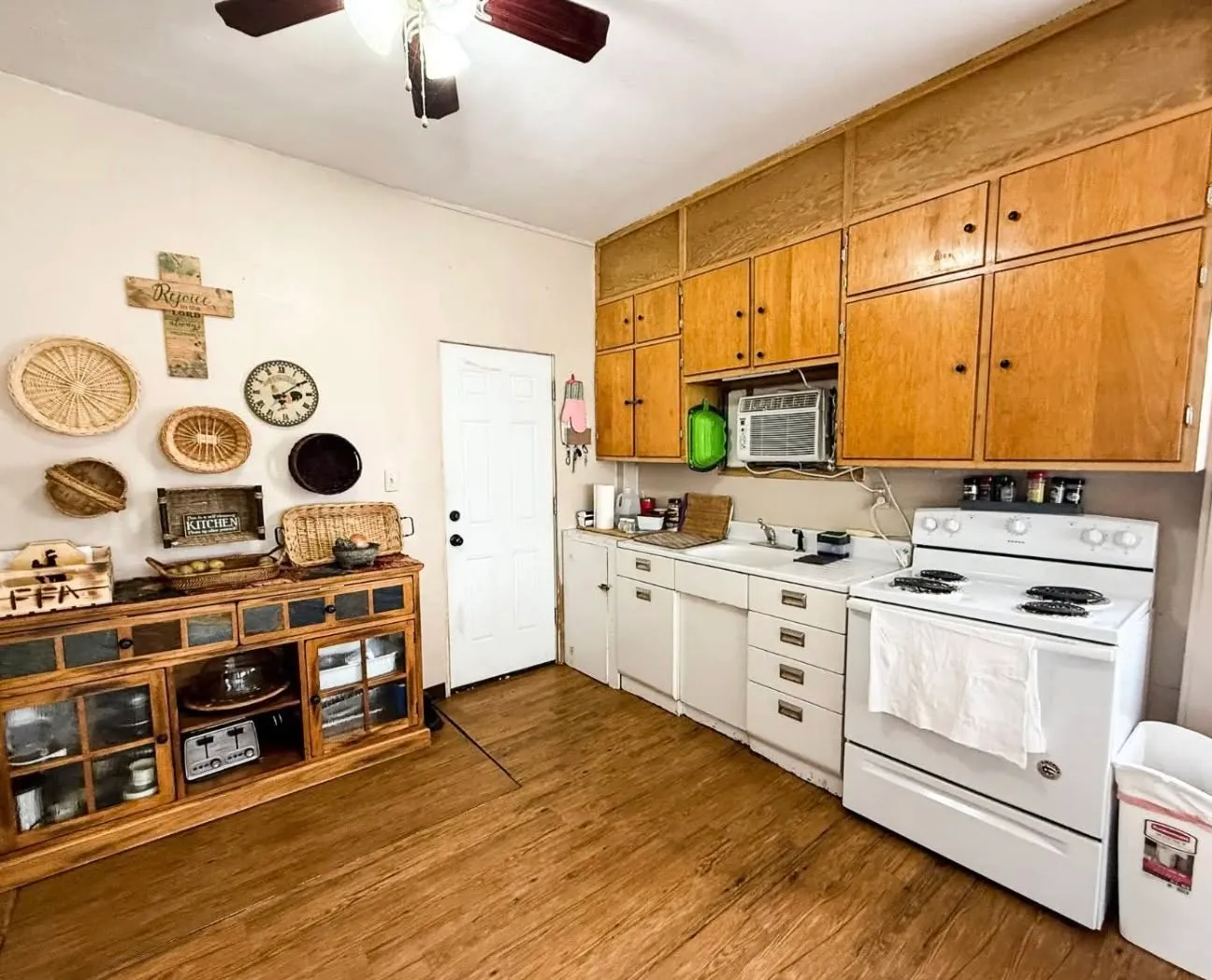 Cozy and Affordable 1934 Two-Bedroom Home in Montana for $80,000 photo 3