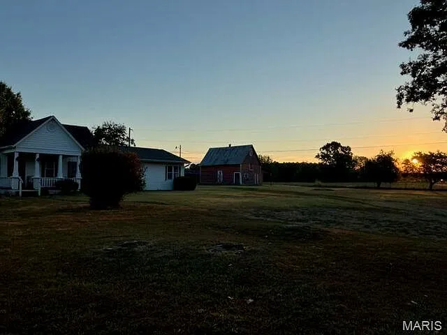 Charming Farmhouse on 15.4 Acres in Houston, Missouri photo 8