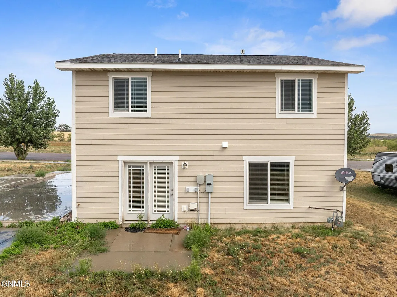 Three-Bedroom Townhouse with Double Lot in Hunters Run photo 3