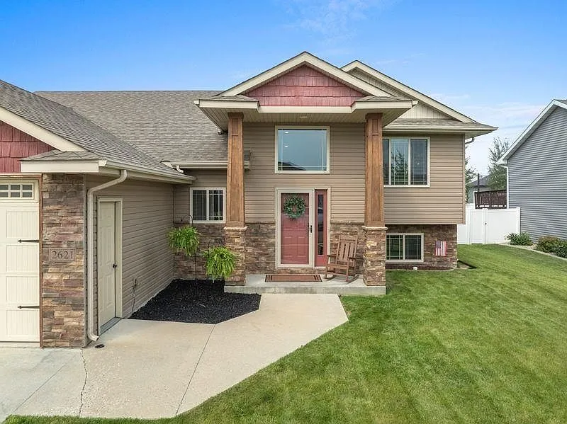 Custom Five-Bedroom Home in Pheasants Run, Minot, ND photo 3