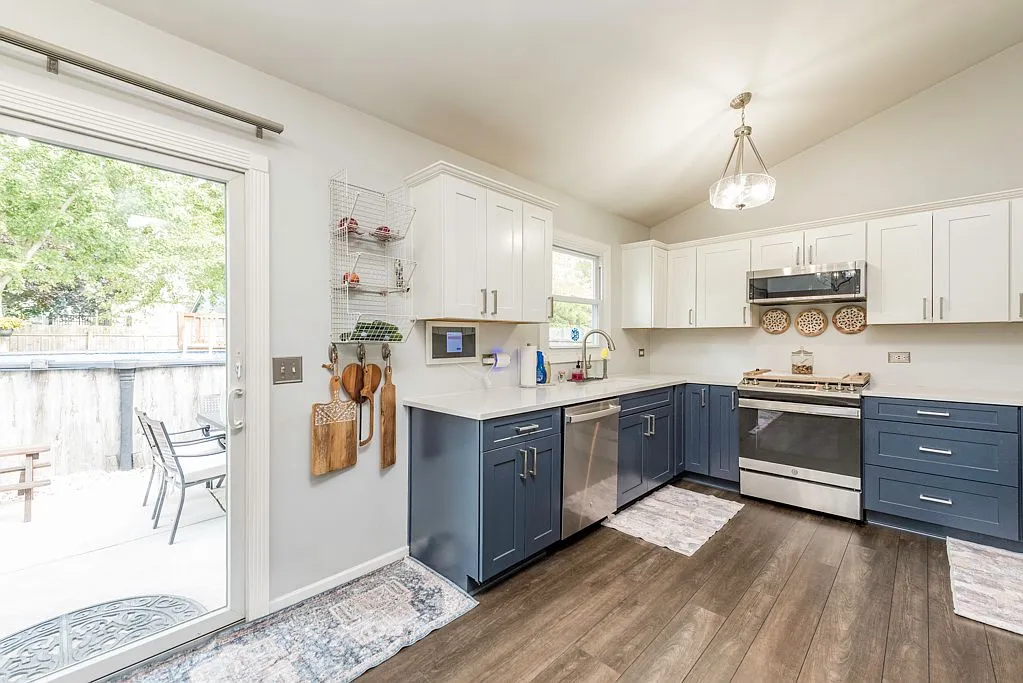 Updated 3-Bedroom Single-Family Home with Pool in Winthrop Harbor photo 3