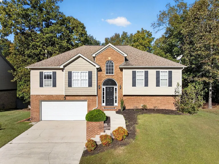 Ooltewah, TN Split-Foyer Home with Finished Basement and Pool property photo