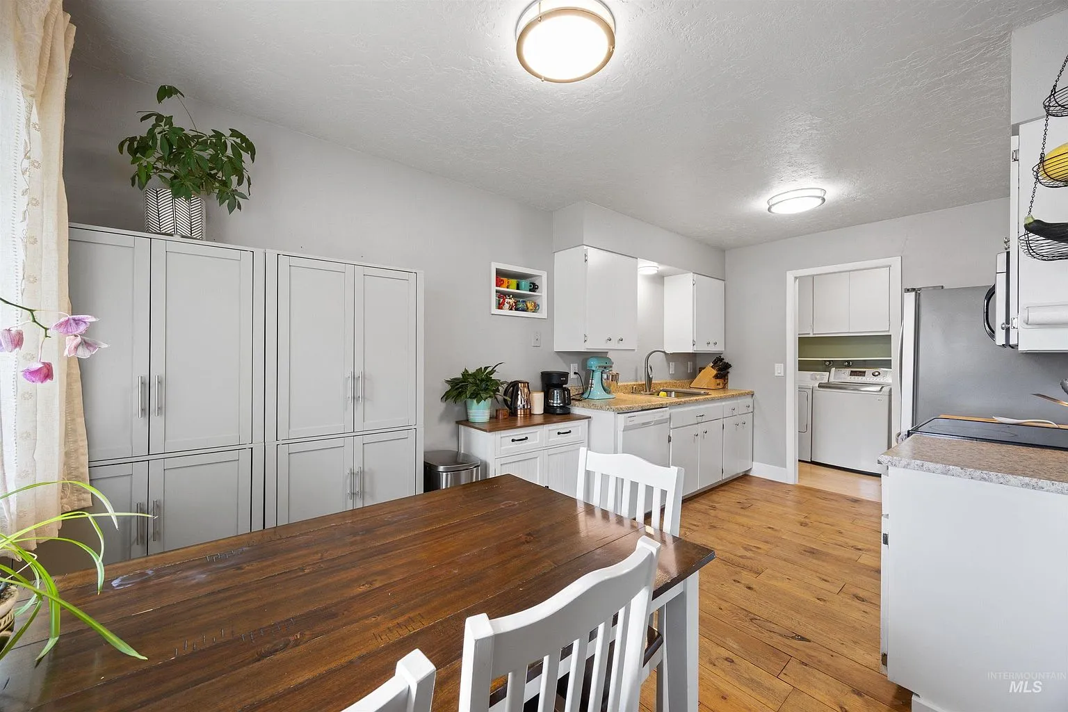 3-Bedroom Single-Family Home with Spacious Lot in Boise, Idaho photo 8