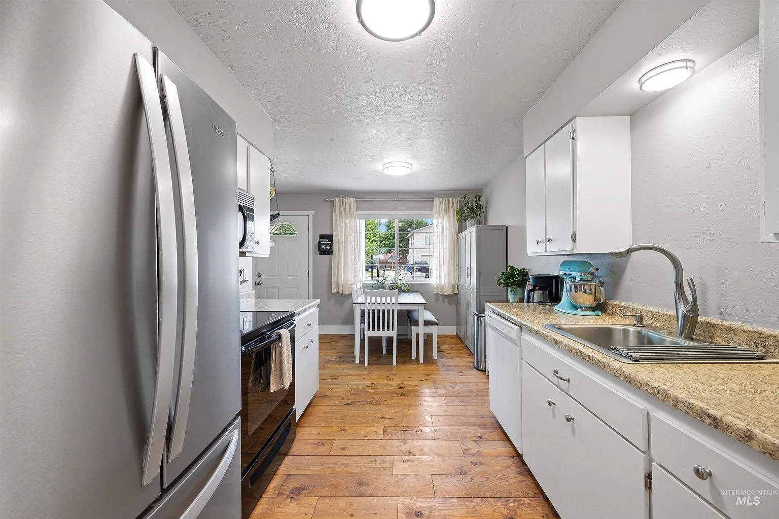 3-Bedroom Single-Family Home with Spacious Lot in Boise, Idaho photo 10