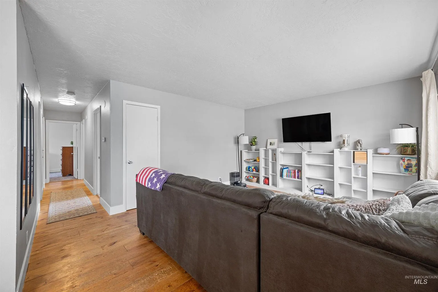 3-Bedroom Single-Family Home with Spacious Lot in Boise, Idaho photo 6