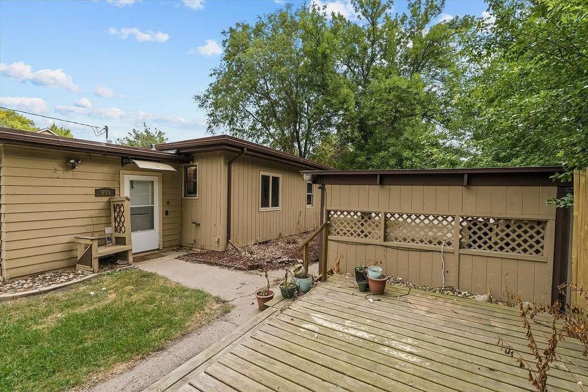 Charming Starter Home with Large Backyard in Wahpeton, ND photo 5