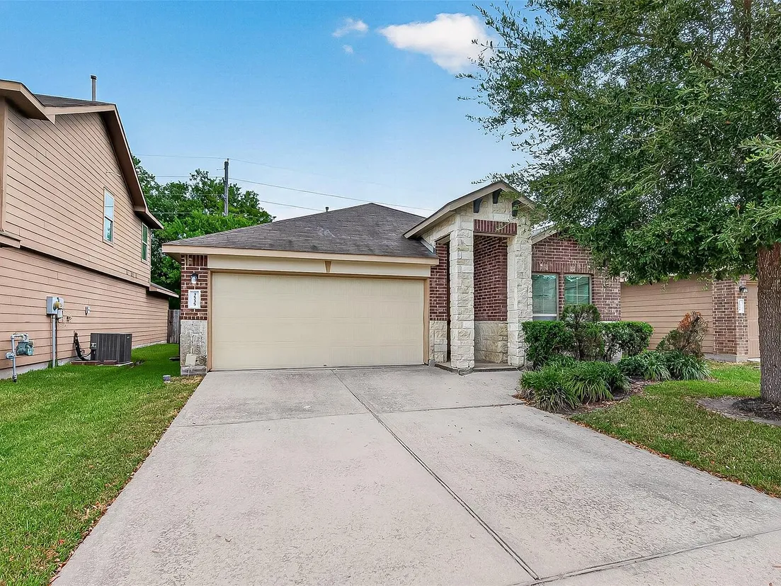 Houston Family Home with Flexible Bonus Room Near Pearland photo 6