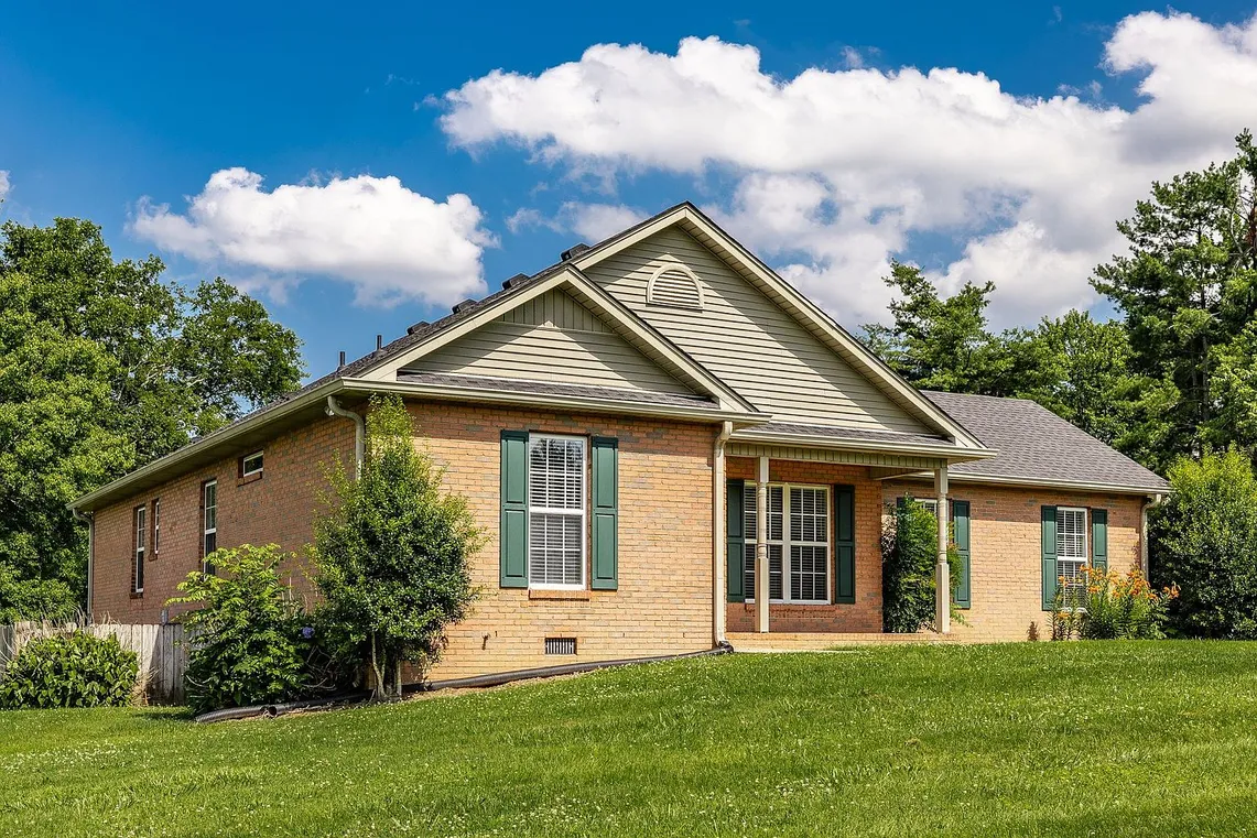 Updated Brick Ranch Home on 1.07 Acres in Gallatin, Tennessee photo 3