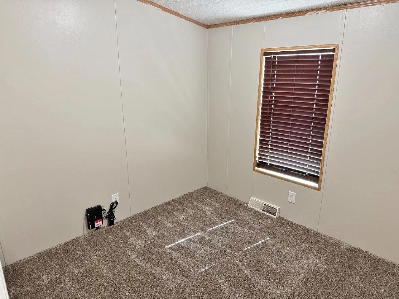 Updated Manufactured Home for Sale in Prairie Bluffs, Minot, ND photo 9