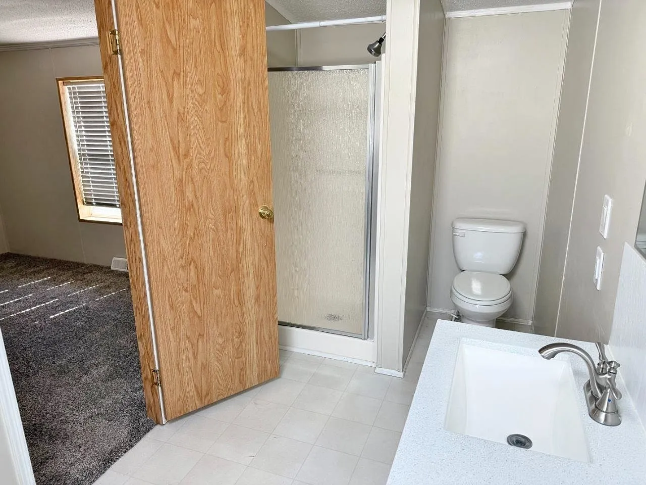Updated Manufactured Home for Sale in Prairie Bluffs, Minot, ND photo 7