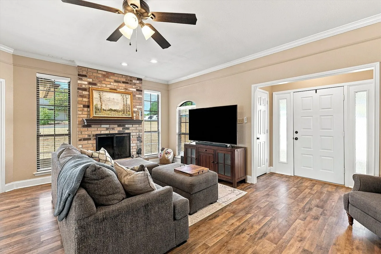 Updated Country Home Near Eagle Mountain Lake in Fort Worth photo 6