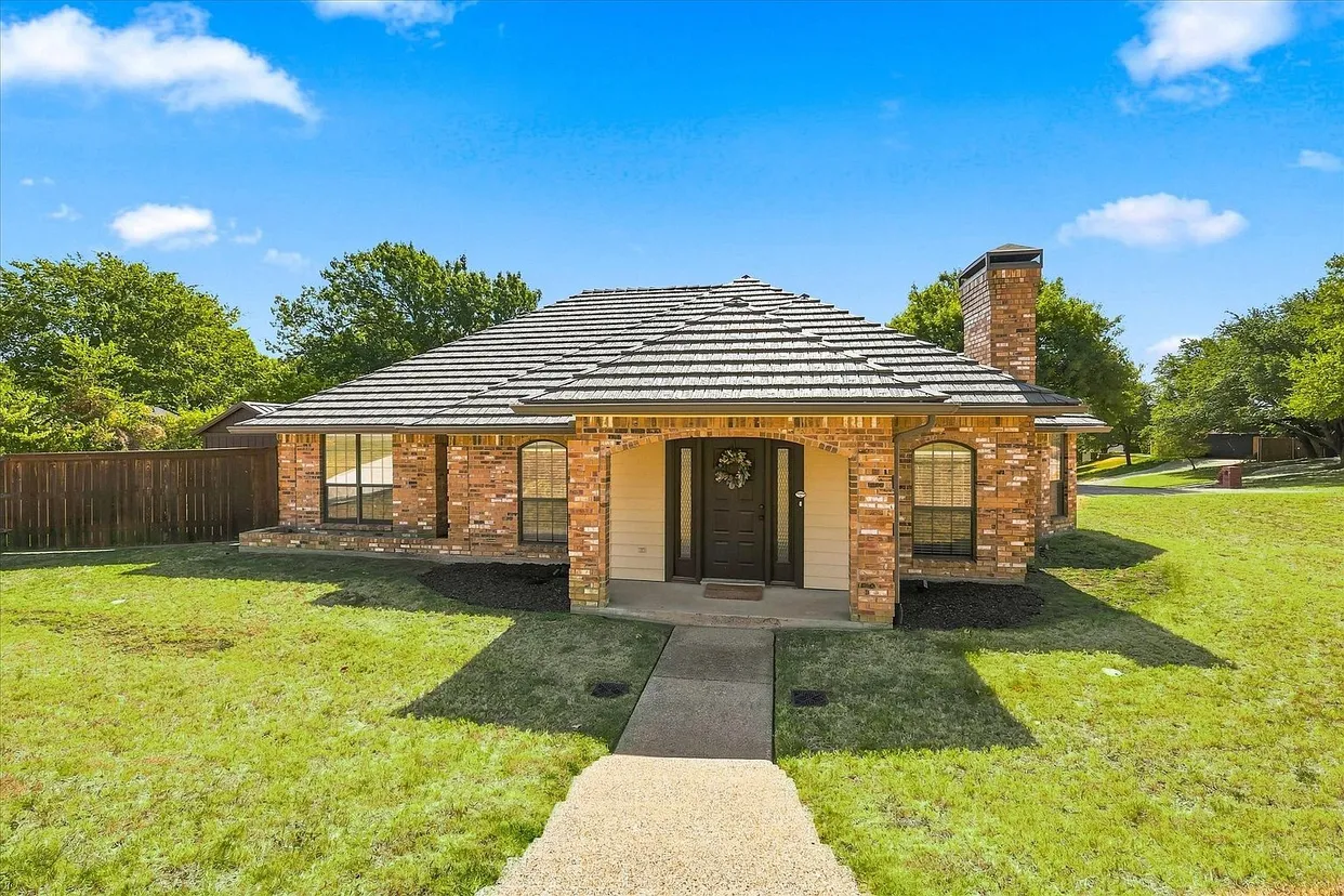 Updated Country Home Near Eagle Mountain Lake in Fort Worth photo 3