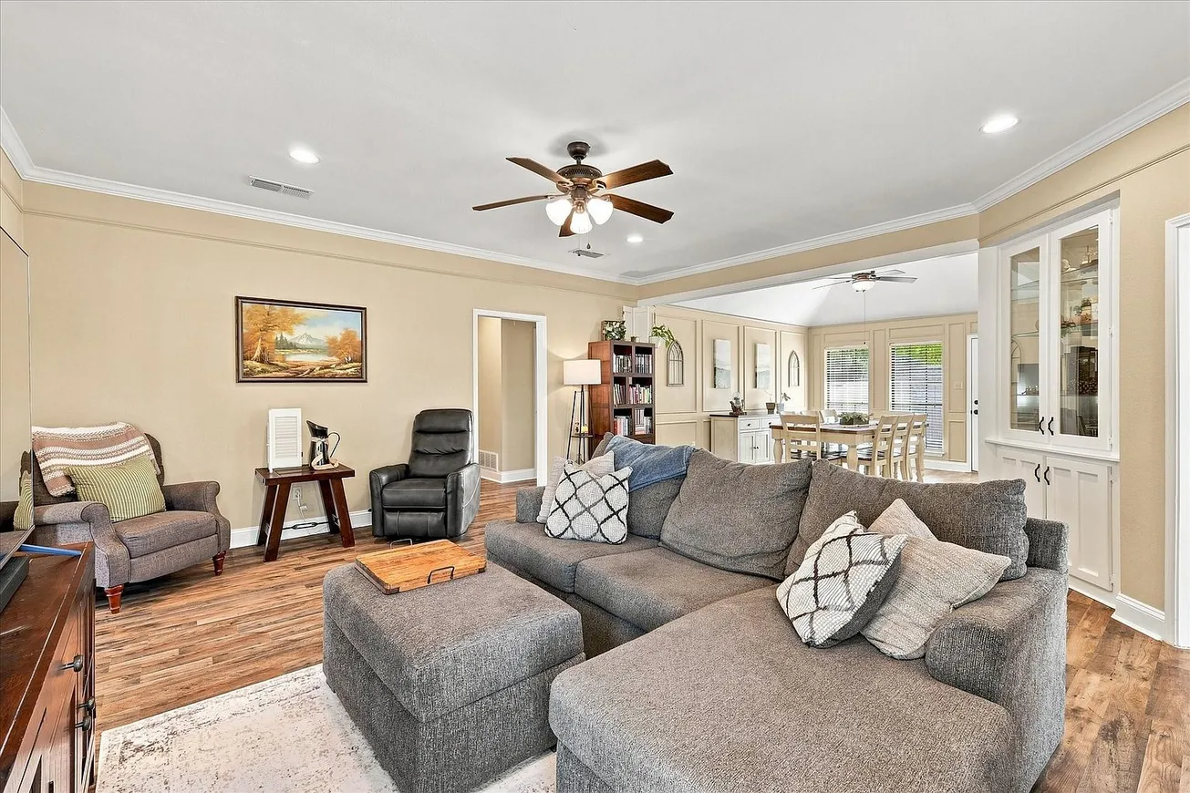 Updated Country Home Near Eagle Mountain Lake in Fort Worth photo 8