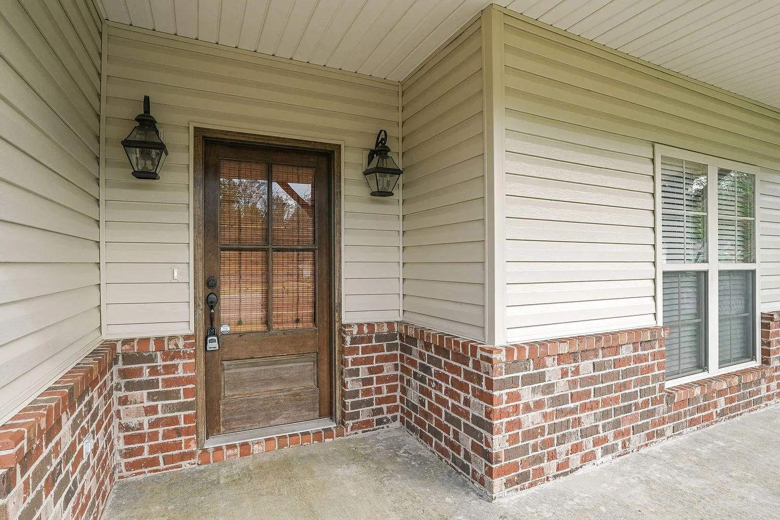 3-Bedroom Detached Home in Petal, MS with Fenced Backyard photo 2