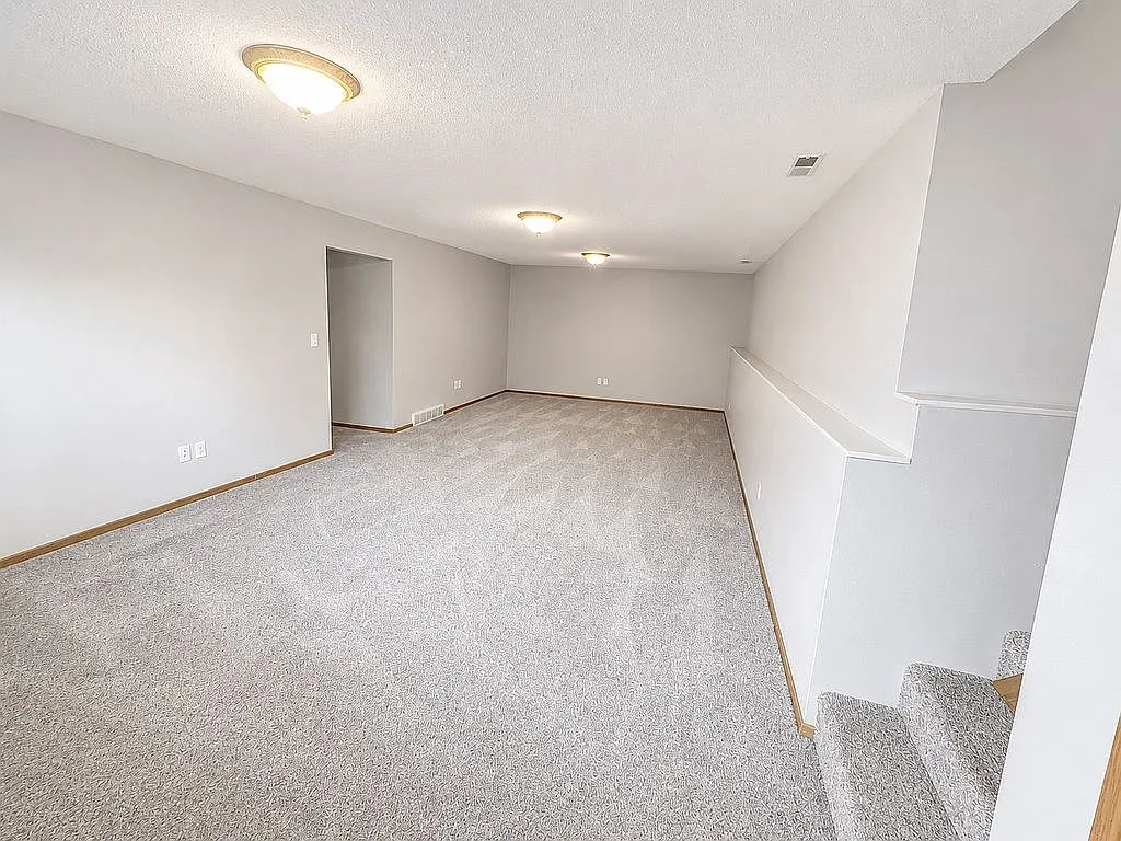 Move-In Ready Townhouse with 5 Bedrooms in Bismarck, North Dakota photo 10