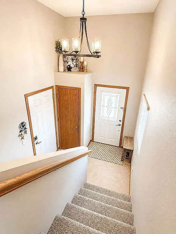 Move-In Ready Townhouse with 5 Bedrooms in Bismarck, North Dakota photo 9