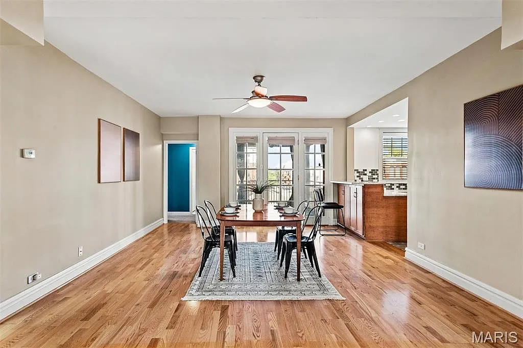 Updated Corner Condo at 321 Belt Ave in DeBaliviere, St. Louis photo 8