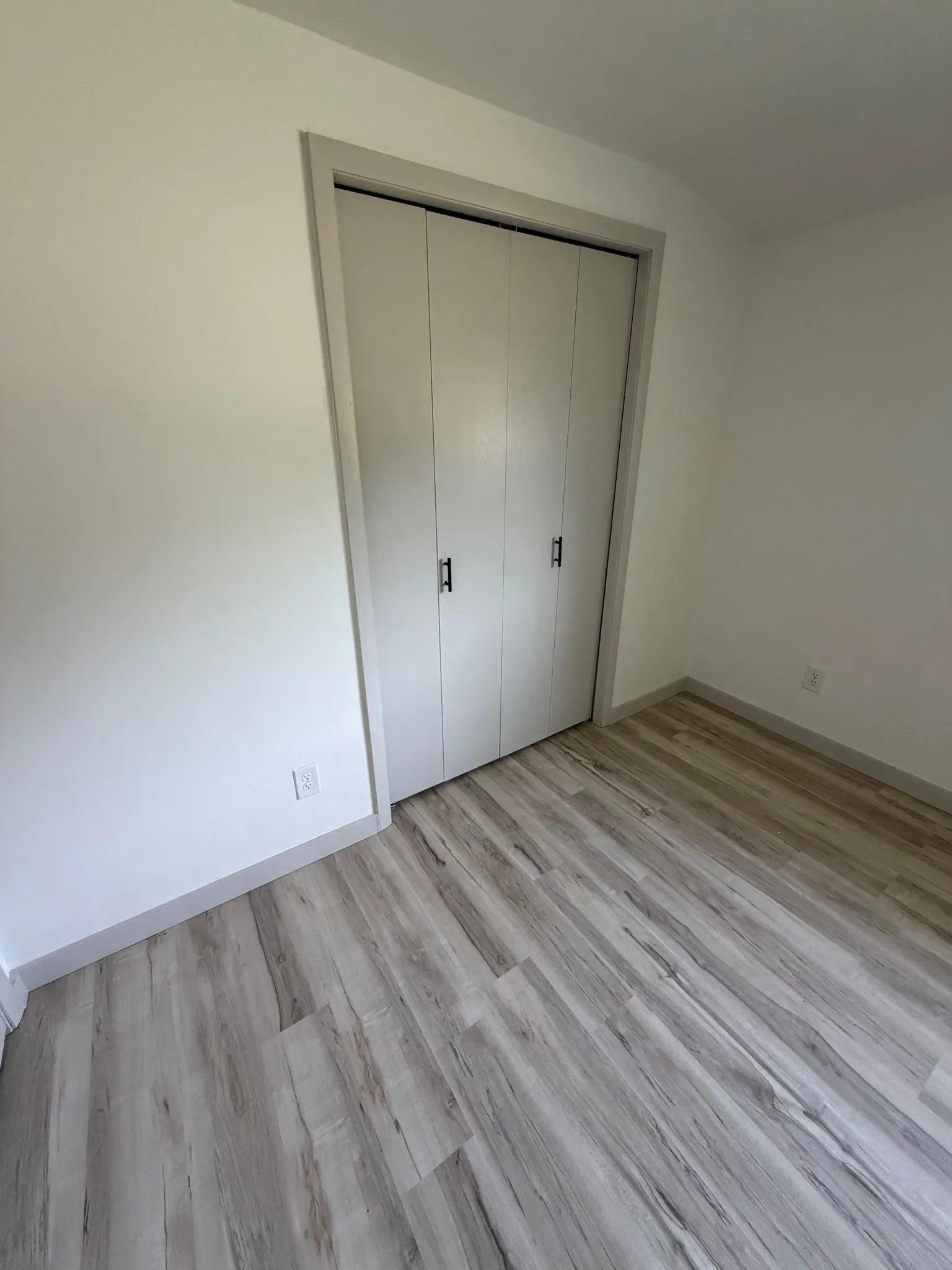 Renovated 3-Bedroom Ranch Home with Detached Garage in Galesburg, IL photo 7