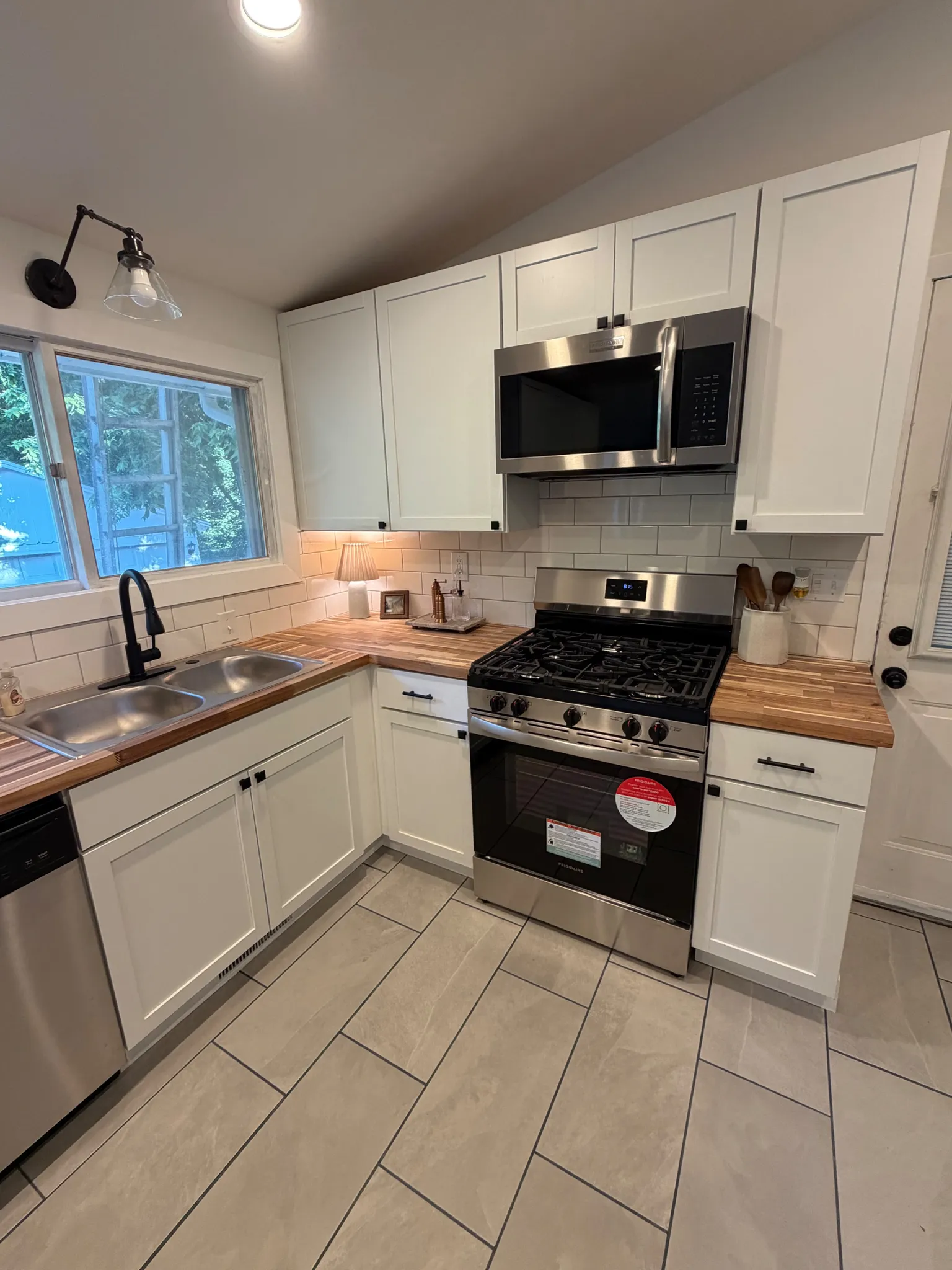 Renovated 3-Bedroom Ranch Home with Detached Garage in Galesburg, IL photo 4