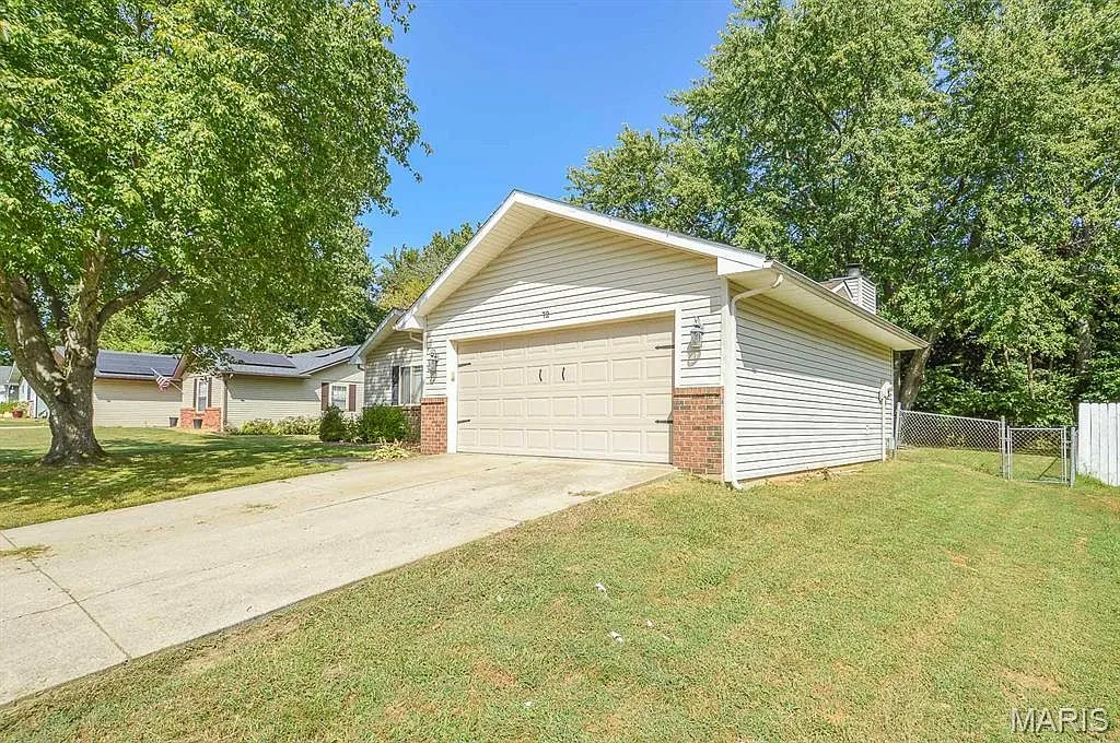 72 Innsbruck Ln, Shiloh, IL, 62221 photo 6