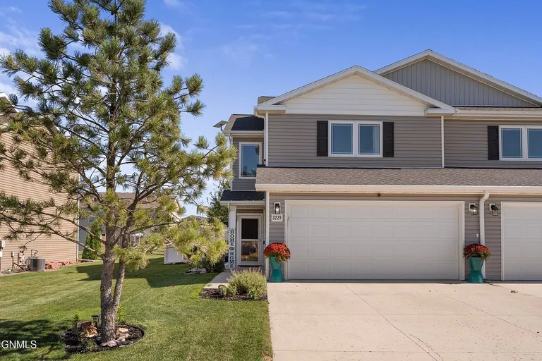 Well-Maintained Townhouse with Heated Two-Stall Garage in South Bismarck property photo