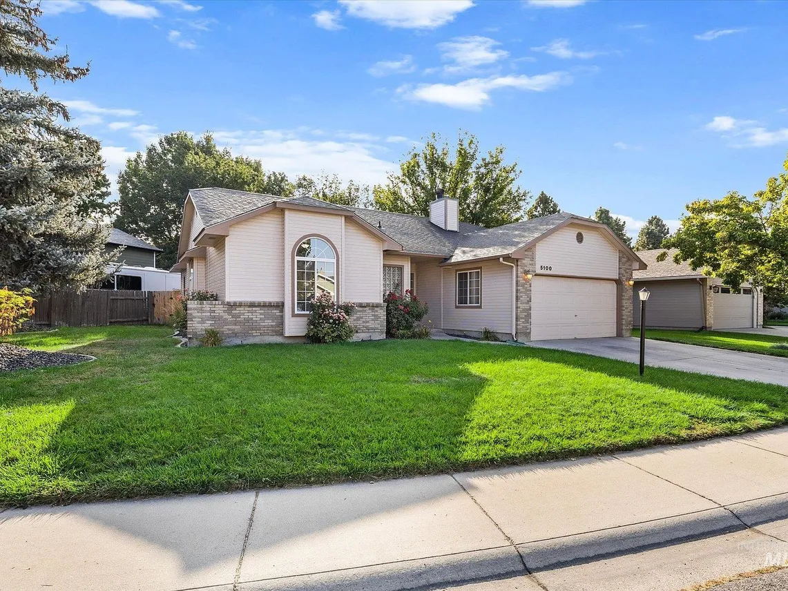Charming Boise Ranch-Style Home with Backyard Patio and Private School Gate photo 2
