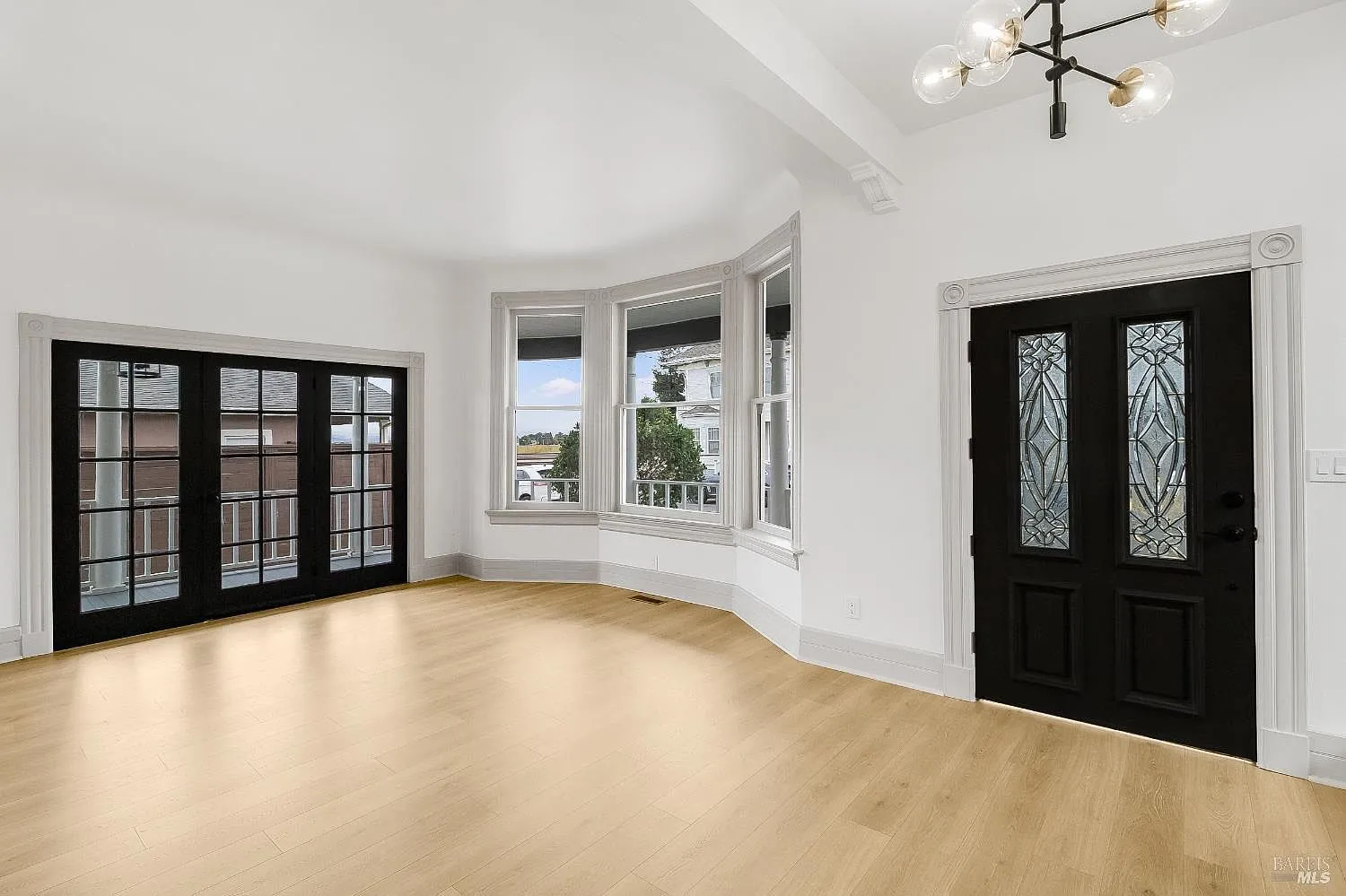 Remodeled Victorian Country Home in Downtown Suisun City photo 8