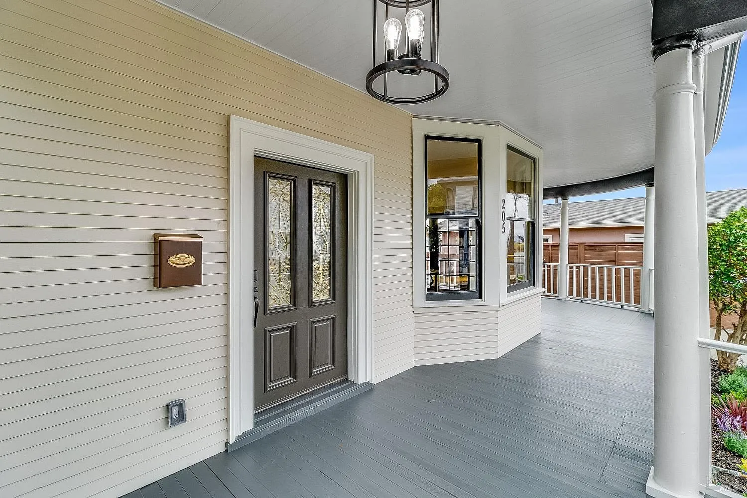 Remodeled Victorian Country Home in Downtown Suisun City photo 5