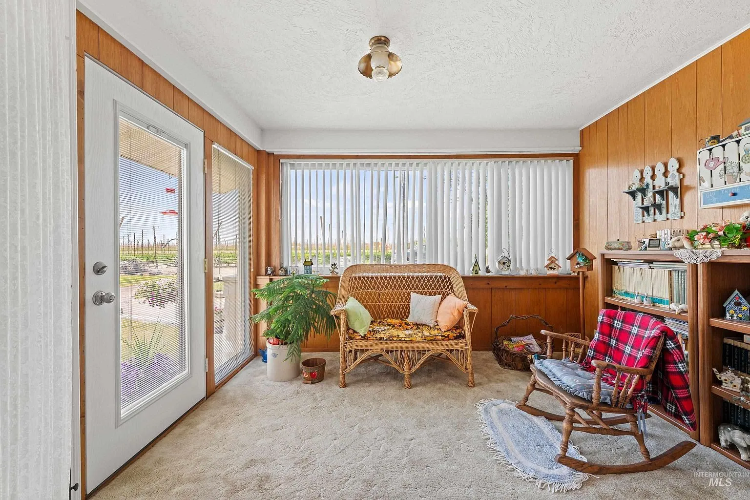 Charming 3-Bedroom Home on 0.98 Acres in Wilder, Idaho photo 6