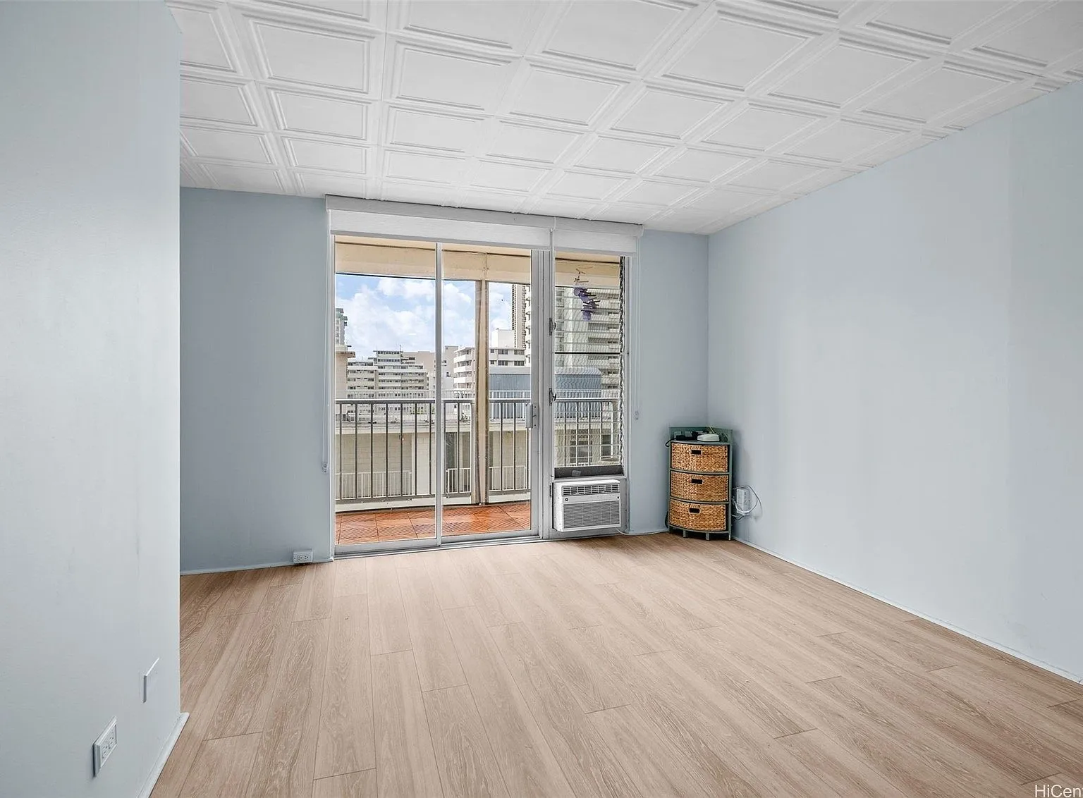 Waikiki Fee-Simple Condo at Waikiki Lanais with Covered Parking photo 4