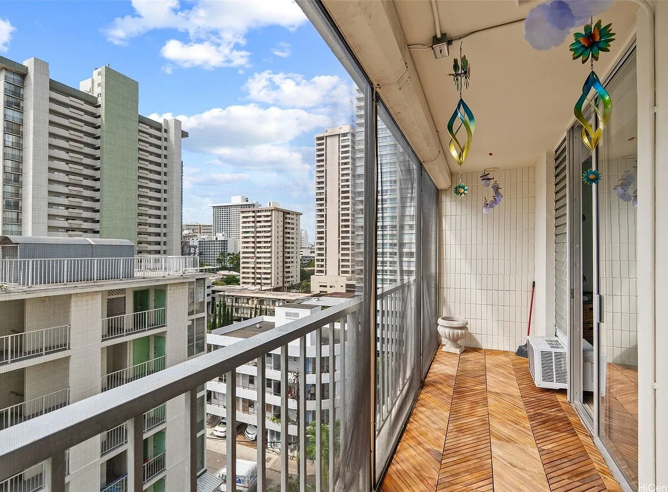 Waikiki Fee-Simple Condo at Waikiki Lanais with Covered Parking photo 5