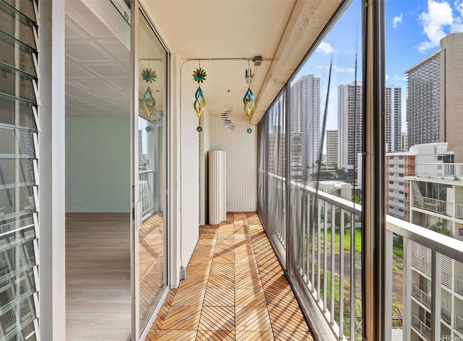 Waikiki Fee-Simple Condo at Waikiki Lanais with Covered Parking photo 6